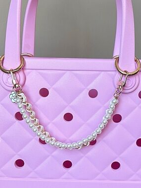 ♥️💖 Double Strand Gold Chain and Pearls Flower Bag Charm Keychain NWOT